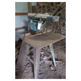 DEWALT - BLACK AND DECKER RADIAL ARM SAW