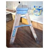 WERENER WOODEN 2 STEP LADDER