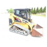 CATERPILLAR TRACK SKID LOADER