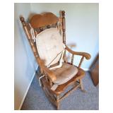 VINTAGE WOODEN ROCKING CHAIR