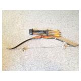 RECURVE BOW WITH QUIVER AND ARROWS