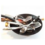 WOK- WITH KICTHEN UTENSILS