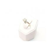 2.6g 14k yg ring with small diamond;