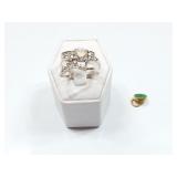 18k yg pendant with green stone 1g; 1.6g unmkd