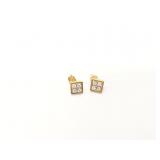 3.3g 14k yg pr earrings with diamond chips in
