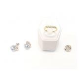 1.6g 14k yg ring with clear chips; 2.1g .925