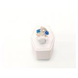 4.3g 14k wg ring with small blue stones;