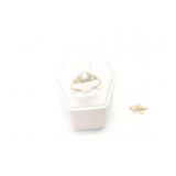 1.4g 14k wg ring with small center diamond; .6g