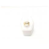 5g 14k yg ring with clear chips;