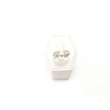 2.6g 14k wg ring with small diamond;