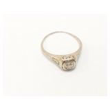 2g 18k wg ring with small diamond;