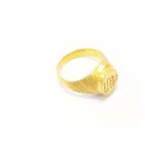 7.9g 22k yg ring;