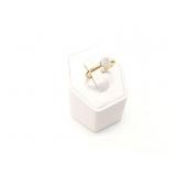 2.5g 14k yg ring with clear chips on top;
