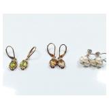 3.3g 14k wg pr pearl earrings; 2.5g gold toned pr