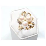 5.7g 14k yg ring with pearls;