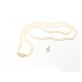 .6g 10k wg heart charm; approx 24" pearl strand