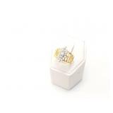 4.3g 14k yg ring with several diamond chips;