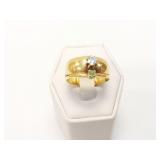 7.8g 14k yg ring with green chip and 1 small