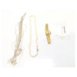 .05g 14k yg single earring with diamond chip;