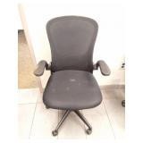 BLACK ROLLING OFFICE CHAIRS
