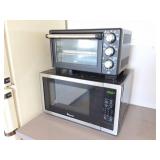 MAGIC CHEF MICROWAVE AND OSTER TOASTER OVEN