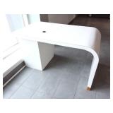 SHOWROOM DESK