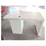 SHOWROOM DESK