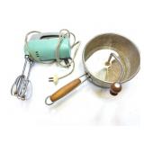 VINTAGE MIXER- HAND SIFTER