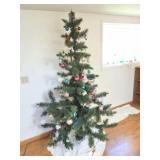 CHRISTMAS TREE AND DECOR