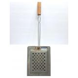 LEIGH - BROMWELL - N0 83 POP CORN POPPER
