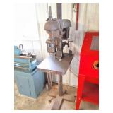 WALKER TURNER HEAVY DUTY DRILL PRESS