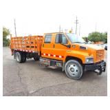2005 GMC C7500 - CREW CAB STAKE TRUCK
