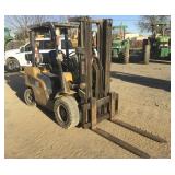 CAT 60 6000Lb Capacity Propane Forklift