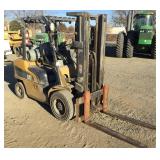 CAT 60 6000Lb Capacity Propane Forklift