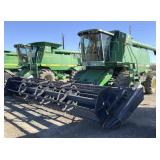 JOHN DEERE CTS Harvester & MACDON Header