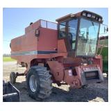 CASE-IH 1660 Harvester On Rubber