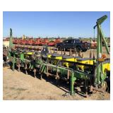 JOHN DEERE 7300 3-Pt 8-Row 30" Air Planter, ME2