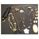 JEWELRY ASSORTMENT