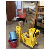 Mop Bucket / Mops / Buckets