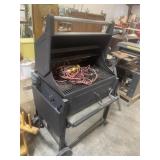 KINGSFORD BAR B QUE GRILL