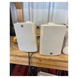 PAIR OF SPEAKERS W MOUNTING BRACKET OFFSITE
