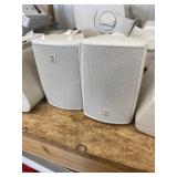PAIR OF SPEAKERS W MOUNTING BRACKET OFFSITE
