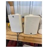 PAIR OF SPEAKERS W MOUNTING BRACKET OFFSITE