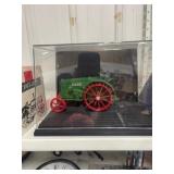 CASE DIECAST TRACTOR IN ACRYLIC CASE