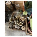 FIGURINES