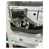 SZ 10 TRUE RELIGION CAMO SHOES