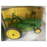 JOHN DEERE DIECAST TRACTOR