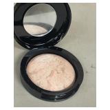 RTW BAKED TRANSLUCENT GLOW FACE POWDER