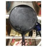 WAGNER IRON SKILLET