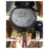 LODGE IRON SKILLET